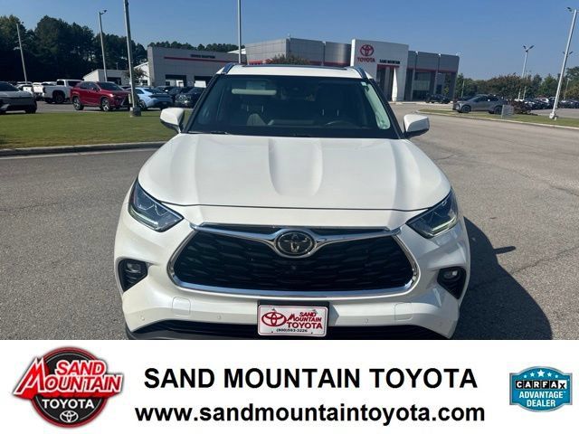 Used 2021 Toyota Highlander Platinum FWD image 7