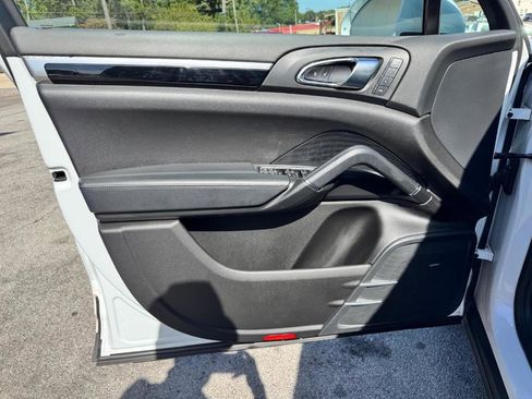 Used 2015 Porsche Cayenne S w/ Infotainment Bose Package image 10