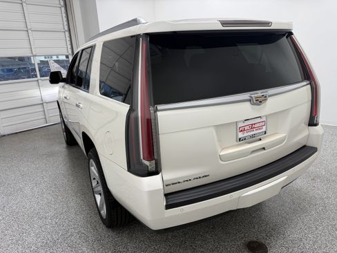 Used 2015 Cadillac Escalade Premium AWD/4WD image 5