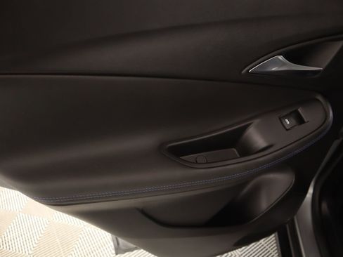 Used 2025 Buick Encore GX Sport Touring w/ Advanced Technology Package image 16