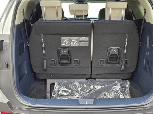 New 2026 Kia Carnival EX FWD image 13