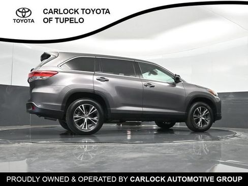 Used 2019 Toyota Highlander LE FWD image 38