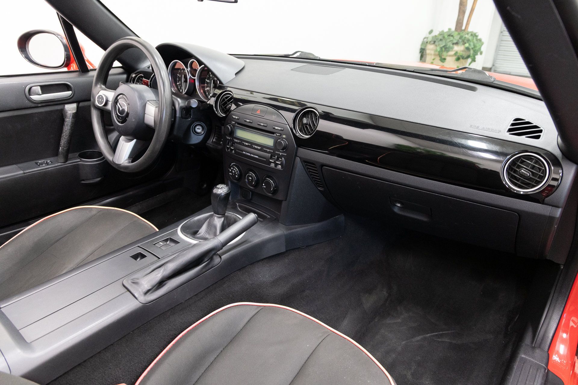 Used 2007 MAZDA MX-5 Miata SV RWD image 12