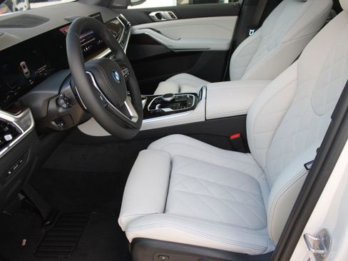 New 2026 BMW X5 xDrive50e image 5