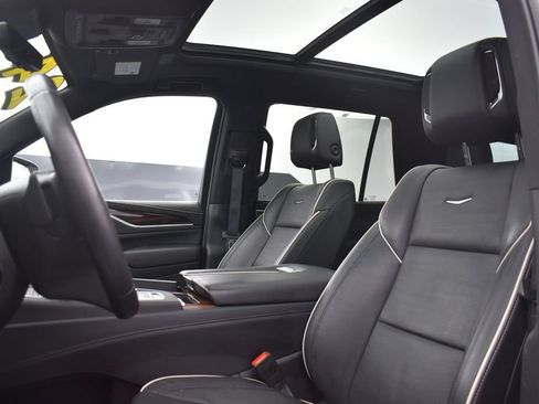 Used 2024 Cadillac Escalade Premium Luxury w/ LPO, Floor Liner Package AWD/4WD image 11