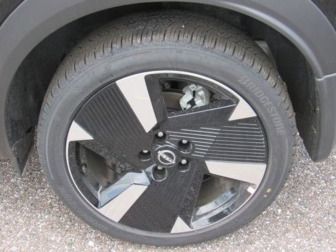 New 2026 Nissan Kicks SR FWD image 13