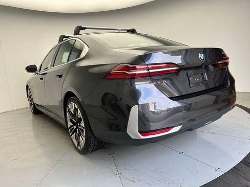 Certified 2025 BMW 530i image 4