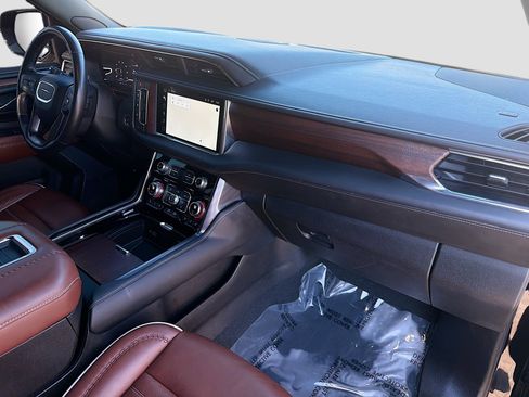 Used 2023 GMC Yukon Denali Ultimate image 14