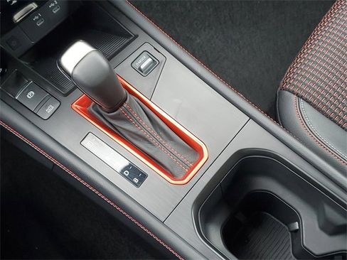 Certified 2025 Nissan Kicks SR image 20