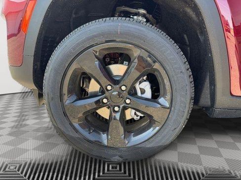 New 2025 Jeep Grand Cherokee Altitude AWD/4WD image 14