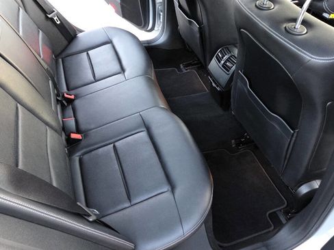 Used 2014 Mercedes-Benz E 350 4MATIC Sedan image 38