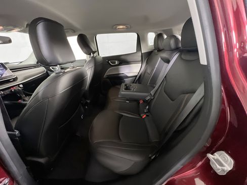 Used 2022 Jeep Compass Limited AWD/4WD image 23
