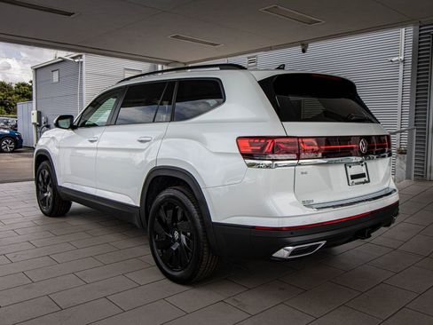 New 2026 Volkswagen Atlas SE FWD image 14
