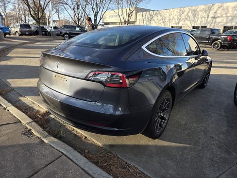 Used 2019 Tesla Model 3 Long Range image 5