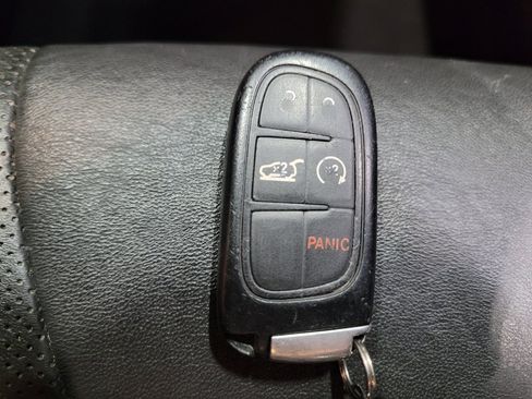 Used 2019 Jeep Cherokee Limited AWD/4WD image 32