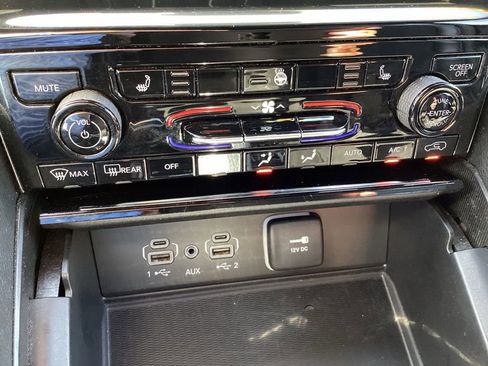 Used 2024 Jeep Grand Cherokee Altitude image 18