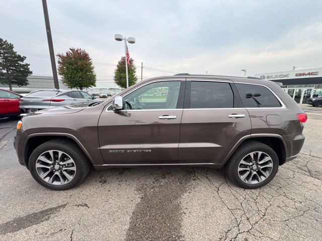 Used 2018 Jeep Grand Cherokee Overland AWD/4WD image 8