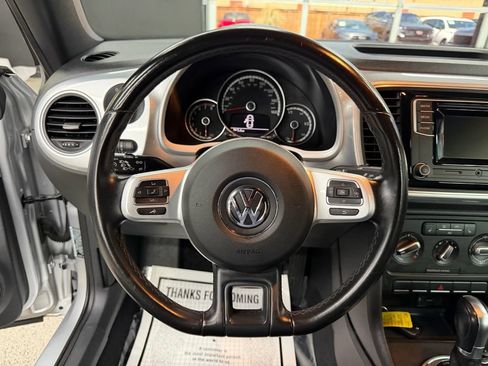 Used 2016 Volkswagen Beetle 1.8T S FWD image 24