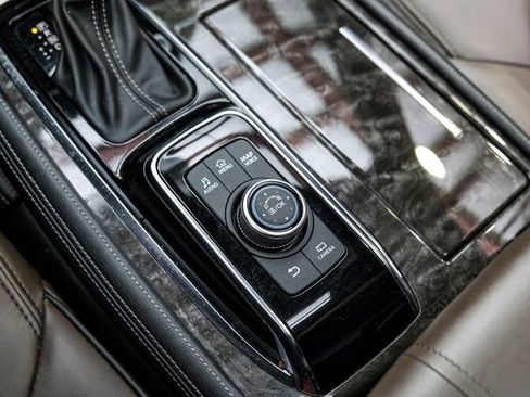 Used 2022 Nissan Armada Platinum w/ Captain's Chairs Package image 57