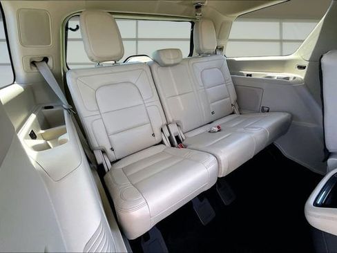 Used 2020 Lincoln Navigator Reserve w/ Equipment Group 208A Reserve AWD/4WD image 28