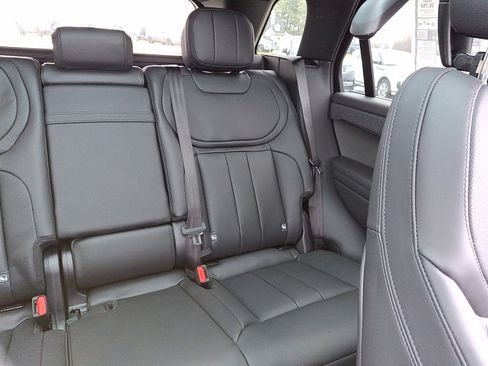 New 2026 Land Rover Range Rover Sport SE image 17