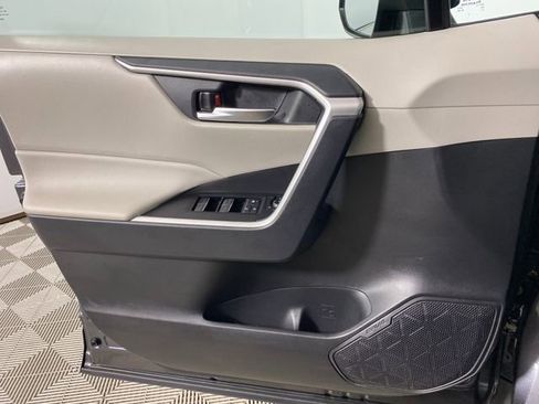 Used 2025 Toyota RAV4 XLE w/ Convenience Package image 20