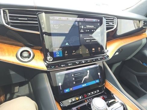 Used 2022 Jeep Grand Wagoneer Series II w/ Premium Group II image 14