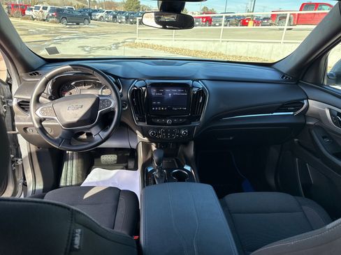 Used 2023 Chevrolet Traverse LT w/ Midnight/Sport Edition image 29