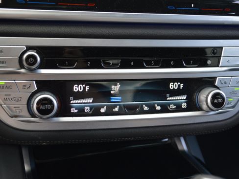 Used 2022 BMW 740i w/ M Sport Package RWD image 22