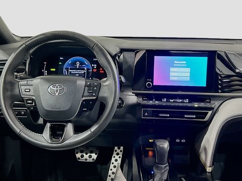Used 2025 Toyota Camry SE w/ Convenience Package FWD image 18