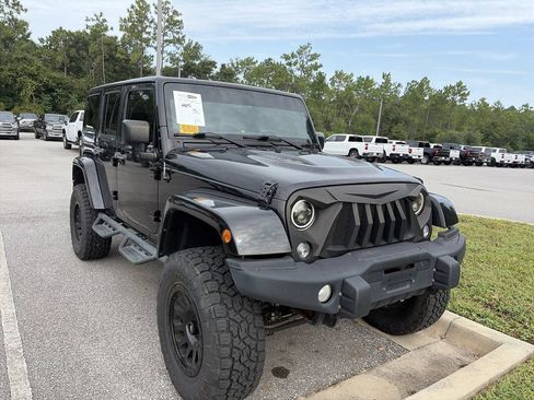 Used 2016 Jeep Wrangler Unlimited Sahara AWD/4WD image 4