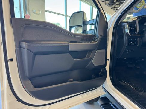 Used 2023 Ford F350 Lariat w/ Lariat Ultimate Package AWD/4WD image 10
