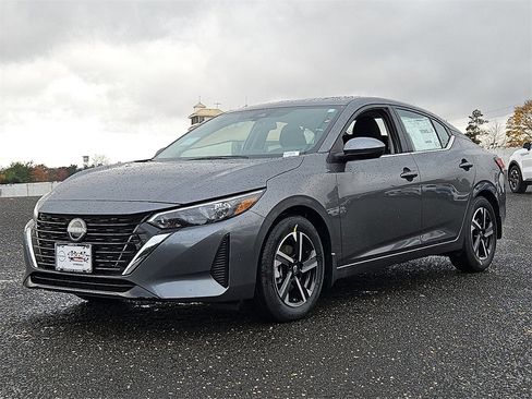 New 2025 Nissan Sentra SV w/ Trunk Package image 4