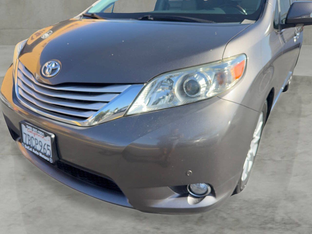 Used 2013 Toyota Sienna Limited w/ Premium Pkg FWD image 33