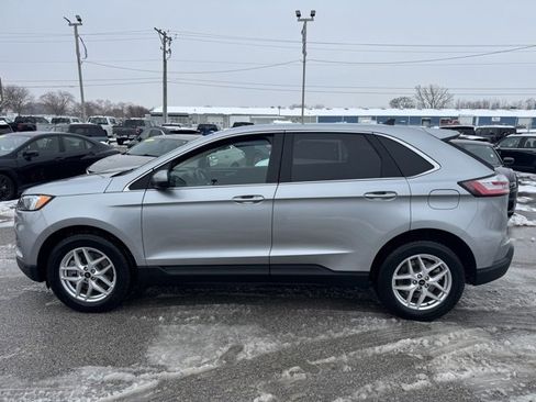 Used 2024 Ford Edge SEL w/ Convenience Package image 2