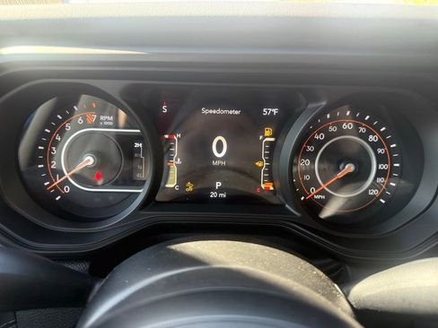 New 2026 Jeep Gladiator Rubicon w/ Whitecap Package AWD/4WD image 18