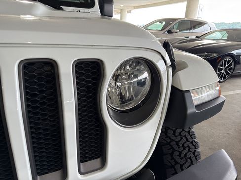 Used 2021 Jeep Wrangler Unlimited Rubicon AWD/4WD image 10