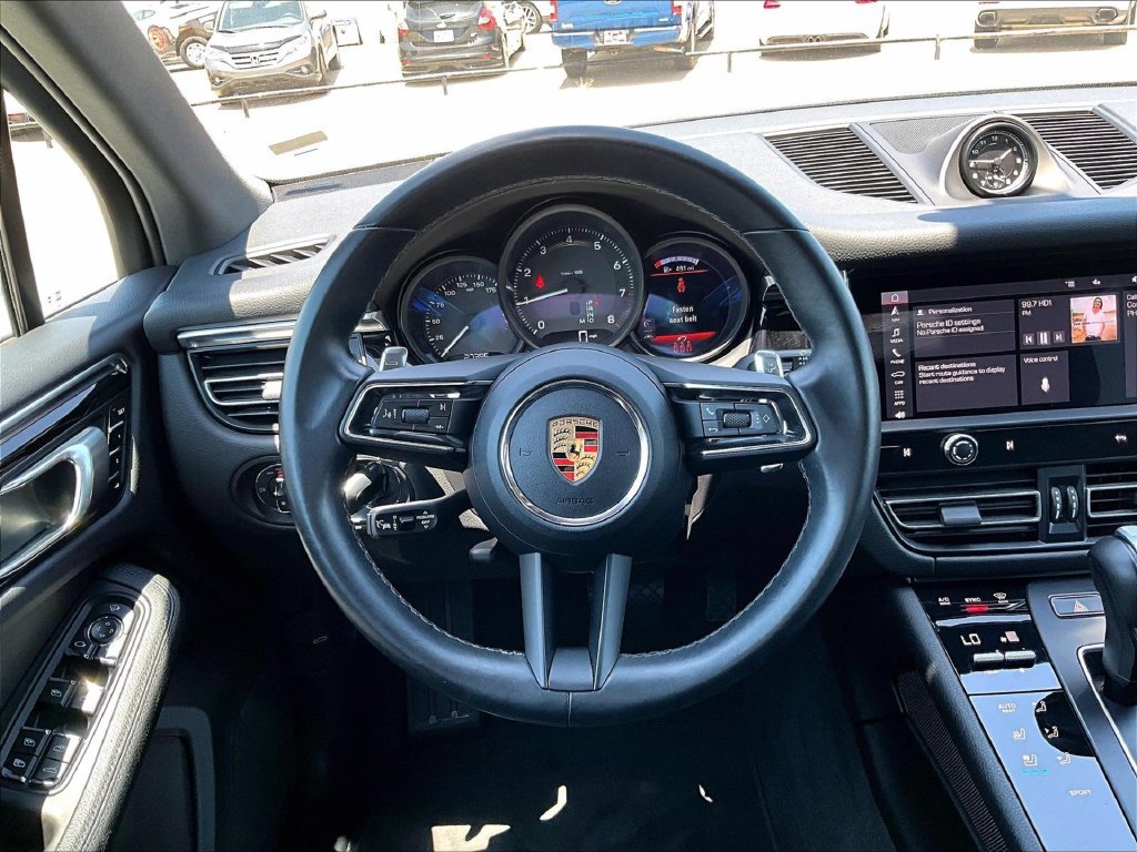 Certified 2024 Porsche Macan AWD/4WD image 12