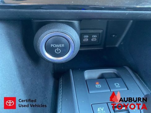 Certified 2024 Toyota Venza LE AWD/4WD image 39