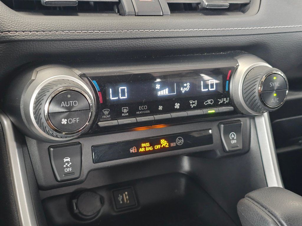Used 2025 Toyota RAV4 XLE w/ Convenience Package AWD/4WD image 26