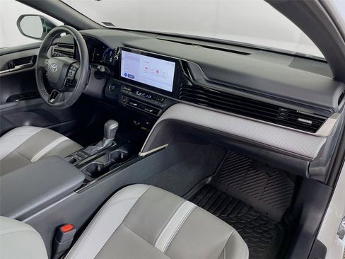 Used 2025 Toyota Camry SE w/ Multimedia Upgrade Package image 32