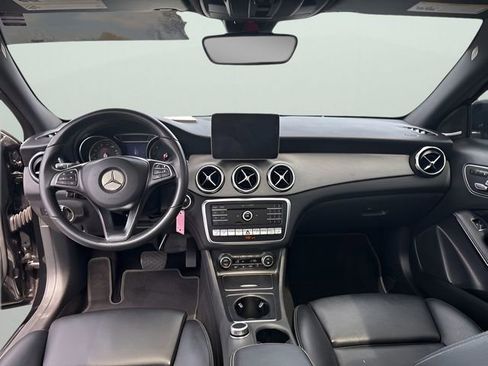 Used 2020 Mercedes-Benz GLA 250 4MATIC w/ Premium Package image 15