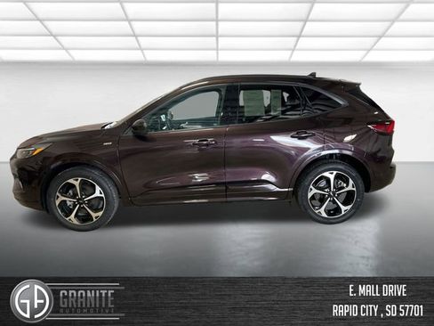 Used 2023 Ford Escape ST-Line Elite w/ Premium Technology Package AWD/4WD image 3
