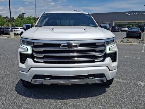 Used 2024 Chevrolet Silverado 1500 High Country w/ Technology Package AWD/4WD image 6