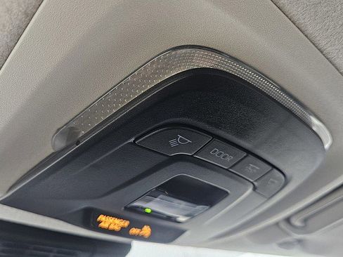 Used 2025 Toyota Corolla LE image 15