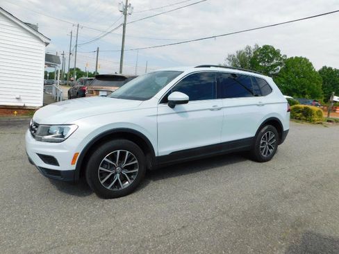Used 2019 Volkswagen Tiguan SE AWD/4WD image 4