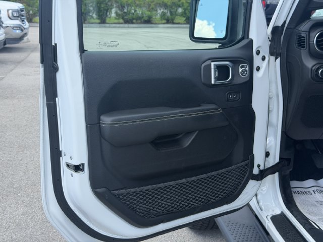 Used 2019 Jeep Wrangler Unlimited Sahara AWD/4WD image 34