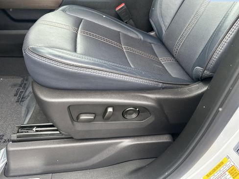 Used 2024 Chevrolet Silverado 2500 High Country w/ Technology Package image 10