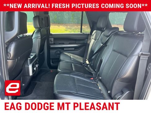 Used 2018 Ford Expedition Max XLT w/ Equipment Group 202A AWD/4WD image 11