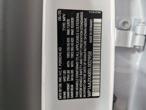 Certified 2025 Porsche Macan 4 Electric AWD/4WD image 27